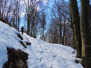 39 Proseguiamo pestando neve